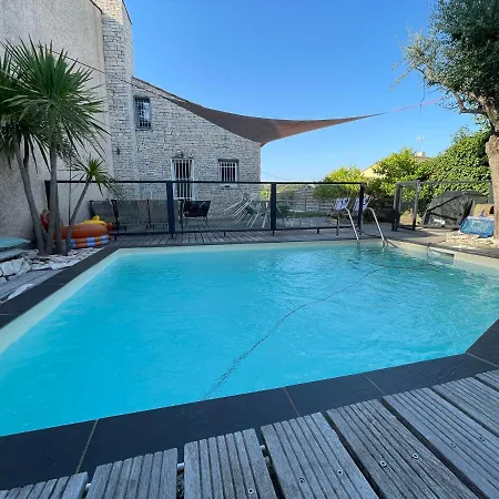 Jolie A Quelques Pas Du Centre-ville. Villa Nimes